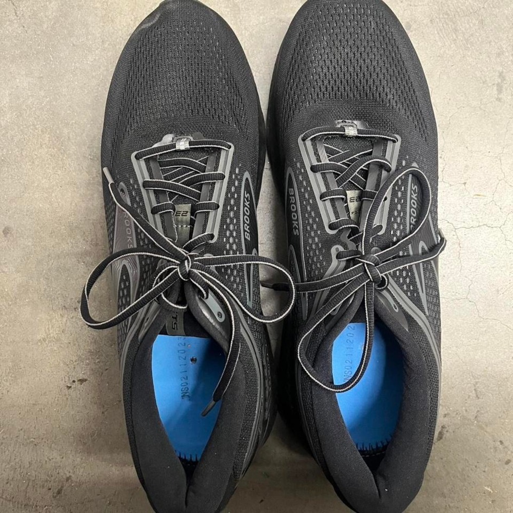 Brooks gts 23 running shoes - Picture 3 of 6